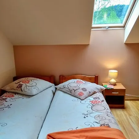 Privatunterkunft Pokoje Pod Lubaniem *